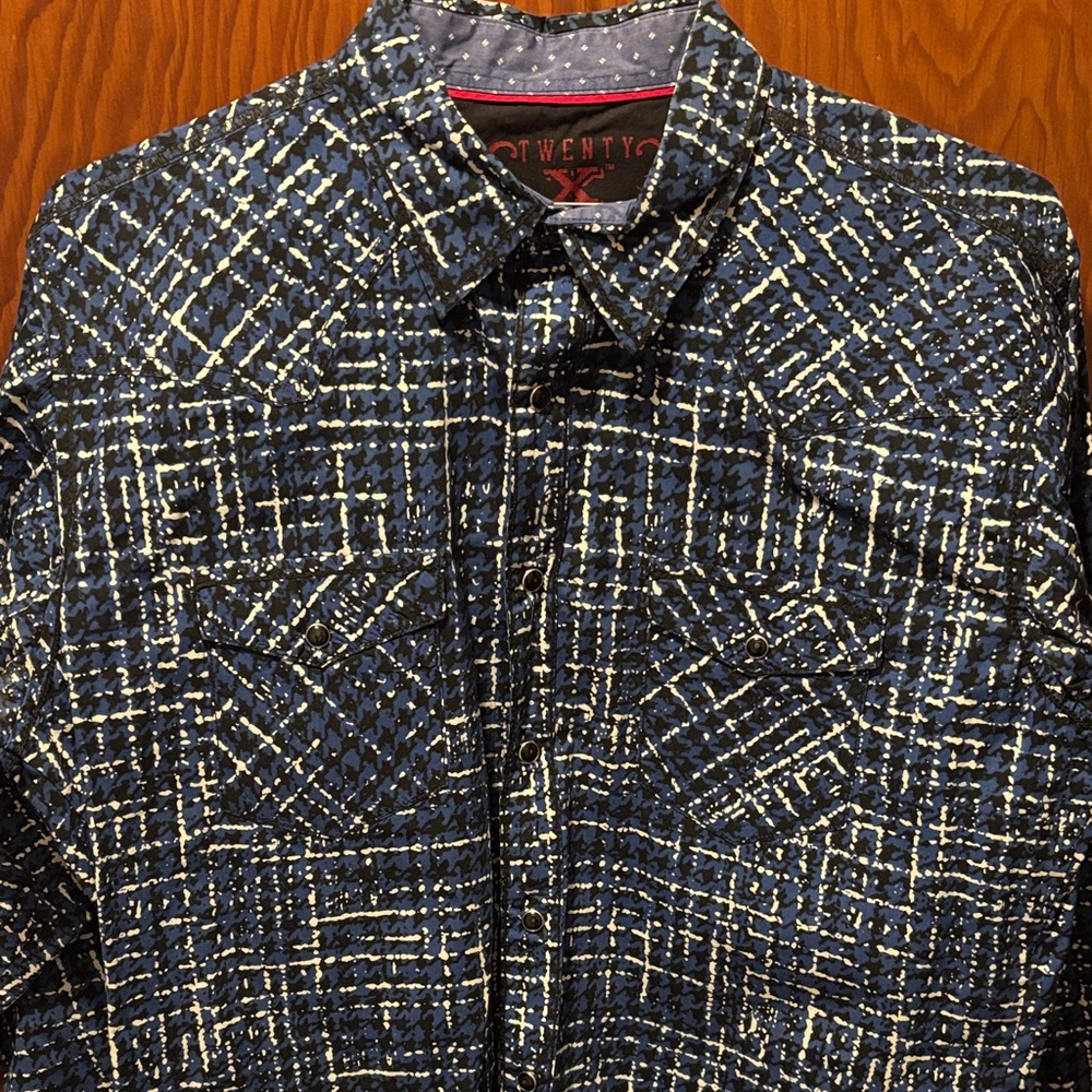 Wrangler 20x Blue, Black and White Casual Button Down Shirt